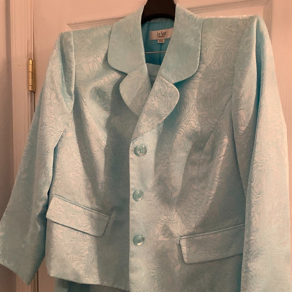 LE SUIT® Size 22W Light Blue Three Button Suit NWT
